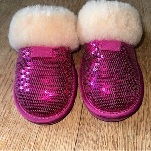 Ugg sequins Sherpa lined slide ins size 4 Fuchsia pink